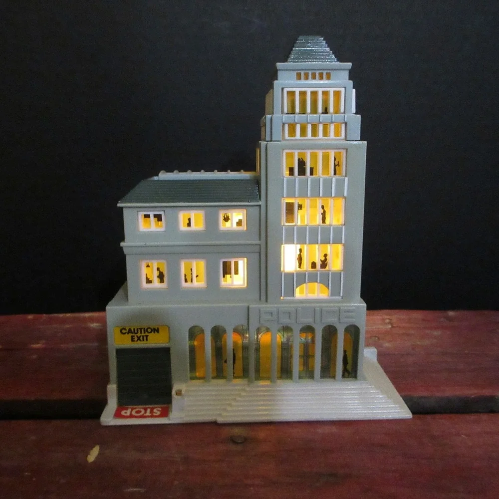 VTG 1989 Lewis Galoob Micro Machines Police Station Building Light-Up WORKS